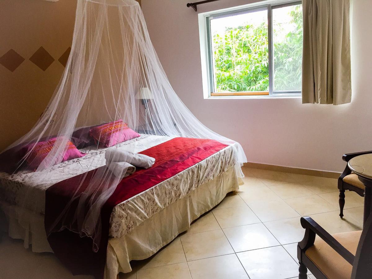 신데 델 카르멘 Esquina De La Felicidad De Playacar B&B 외부 사진